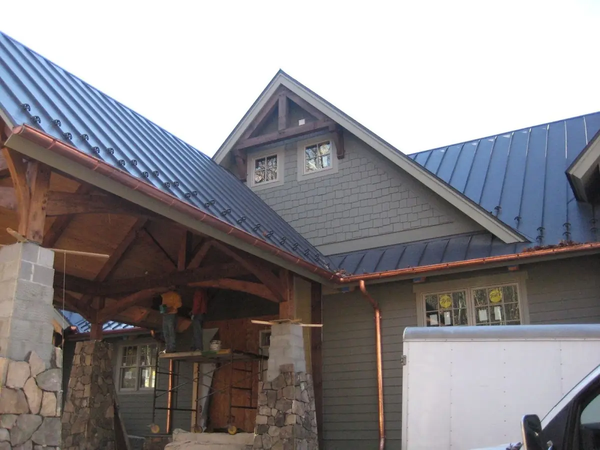 Craftsman Roofing team delivering quality roofing work in Smithville